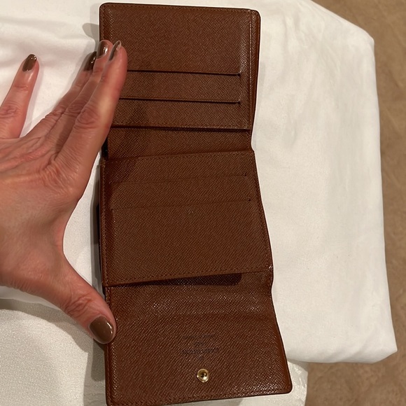 Louis Vuitton Brown Monogram Elise Tri-fold Wallet- Excellent Condition - Picture 9 of 17